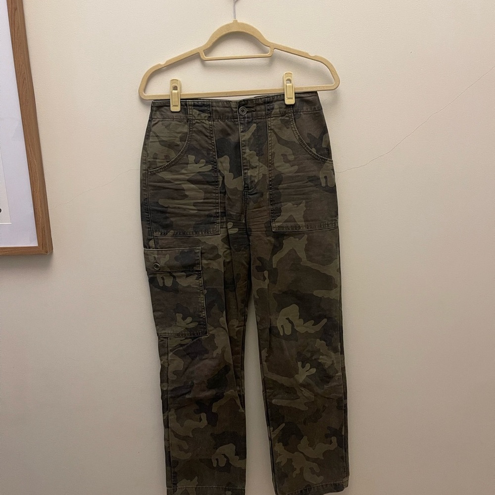 Reformation Women’s Green Camouflage Cargo Pants